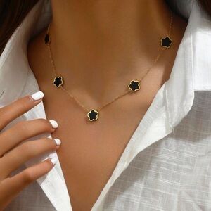 NWOT Trendy Clover Necklace Black Flower Charms Collarbone Length Dainty Chain